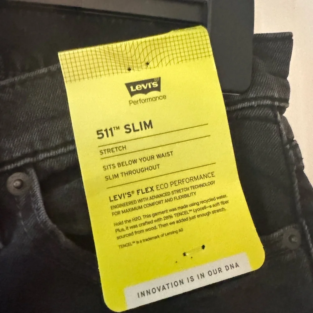 LEVIS
Men's 511 Flex Slim Fit Jean 👖
Size 32/32 - Picture 5 of 6